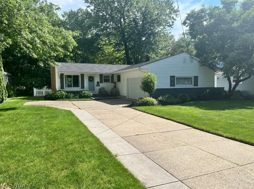 27015 Kennedy Ridge Extension, North Olmsted, OH 44070 - #1