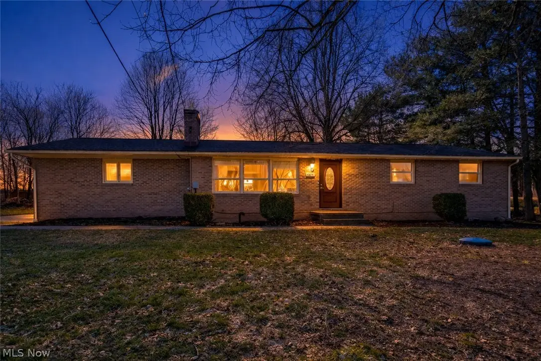 6814 Skylane Nw Street, North Canton, OH 44720 - #1