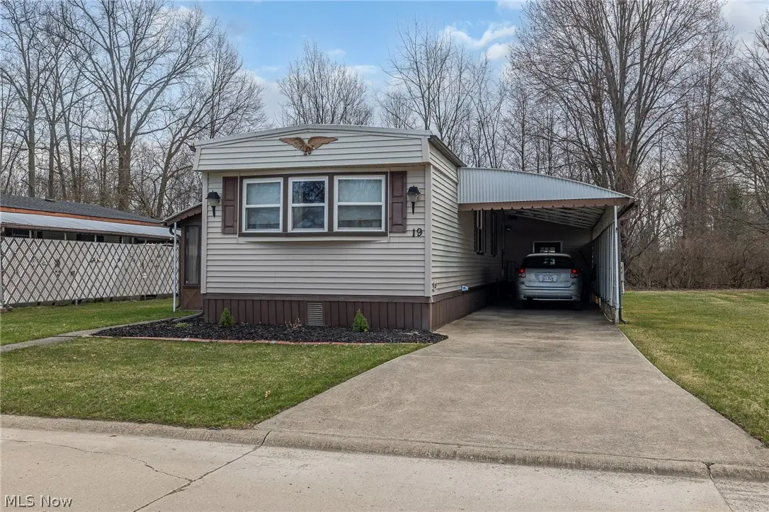 19 Sycamore Drive, Olmsted, OH 44138 - #1