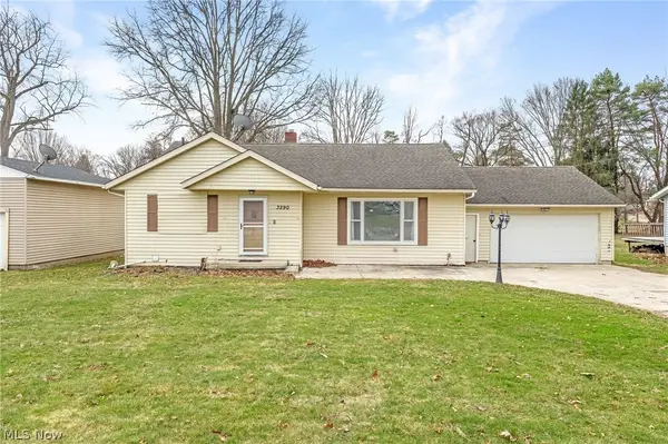 3290 NW Sweitzer Nw Street, Uniontown, OH 44685