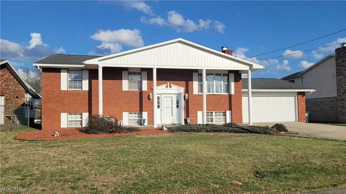 818 Seneca Drive, Belpre, OH 45714 - #1