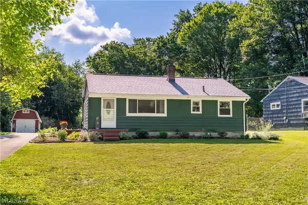 13526 Glenvale Nw Avenue, Uniontown, OH 44685