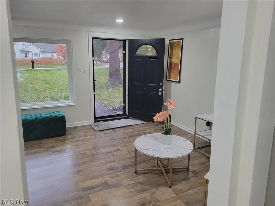 5285 Mardale Avenue, Bedford Heights, OH 44146 - #3