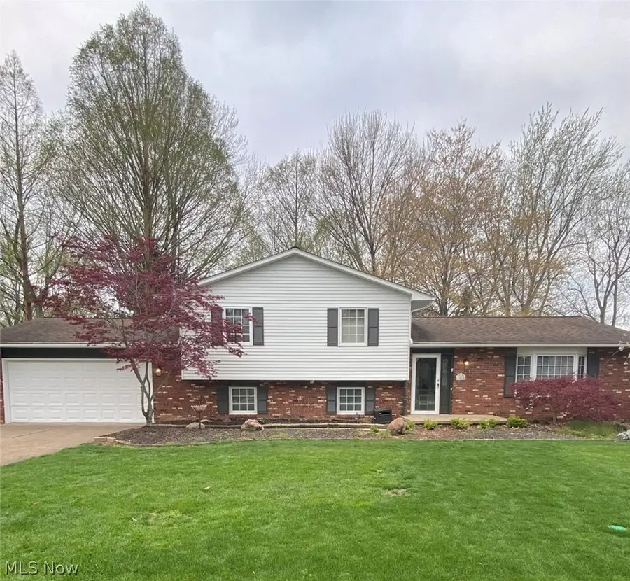 1010 Royal Drive, Amherst, OH 44001 - #2