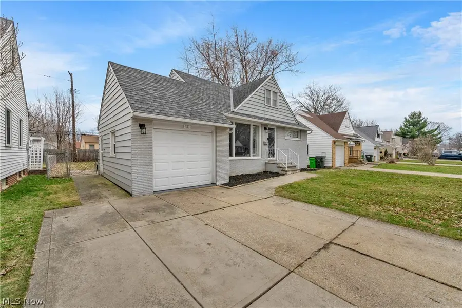 311 E 262nd Street, Euclid, OH 44132 - #3