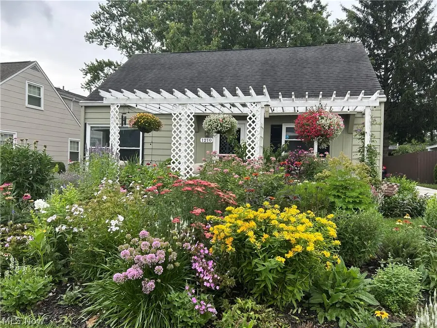 1210 Myrtle Avenue, Cuyahoga Falls, OH 44221 - #3