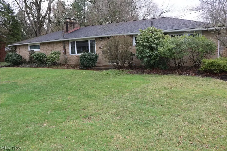 3788 Carl Nw Street, Uniontown, OH 44685 - #2