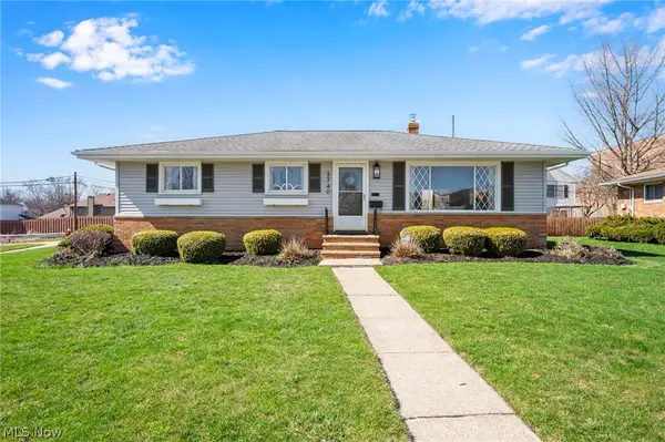 3740 W 214th Street, Fairview Park, OH 44126