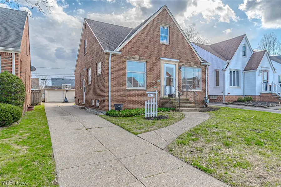 5611 Brownfield Drive, Parma, OH 44129 - #2