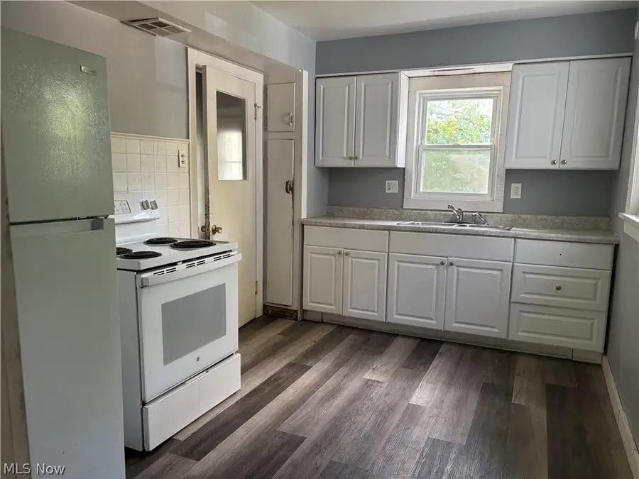 74 Vesper Street, Akron, OH 44310 - #3