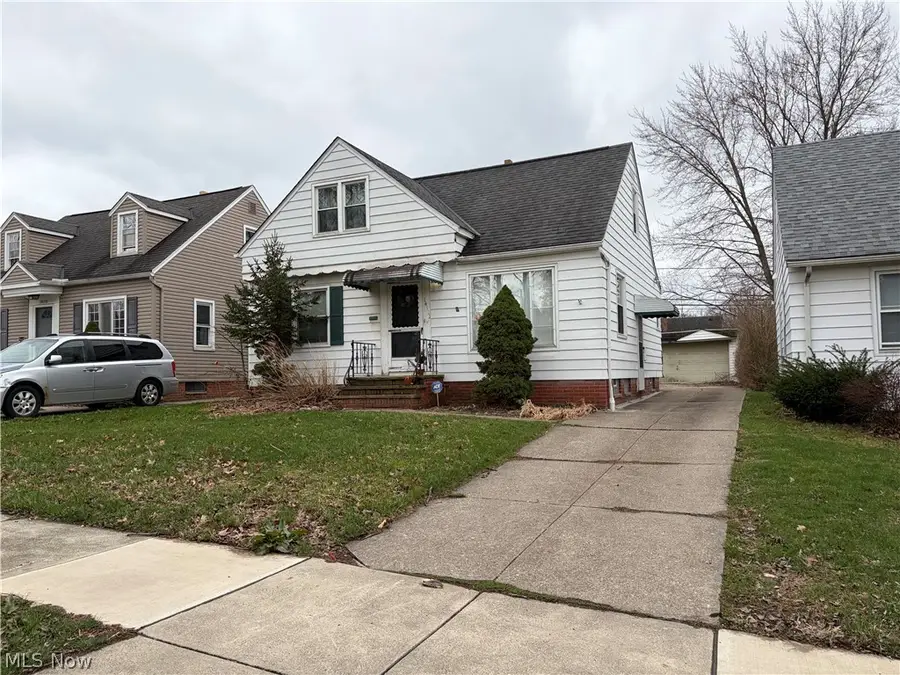 14112 Krems Avenue, Maple Heights, OH 44137 - #2