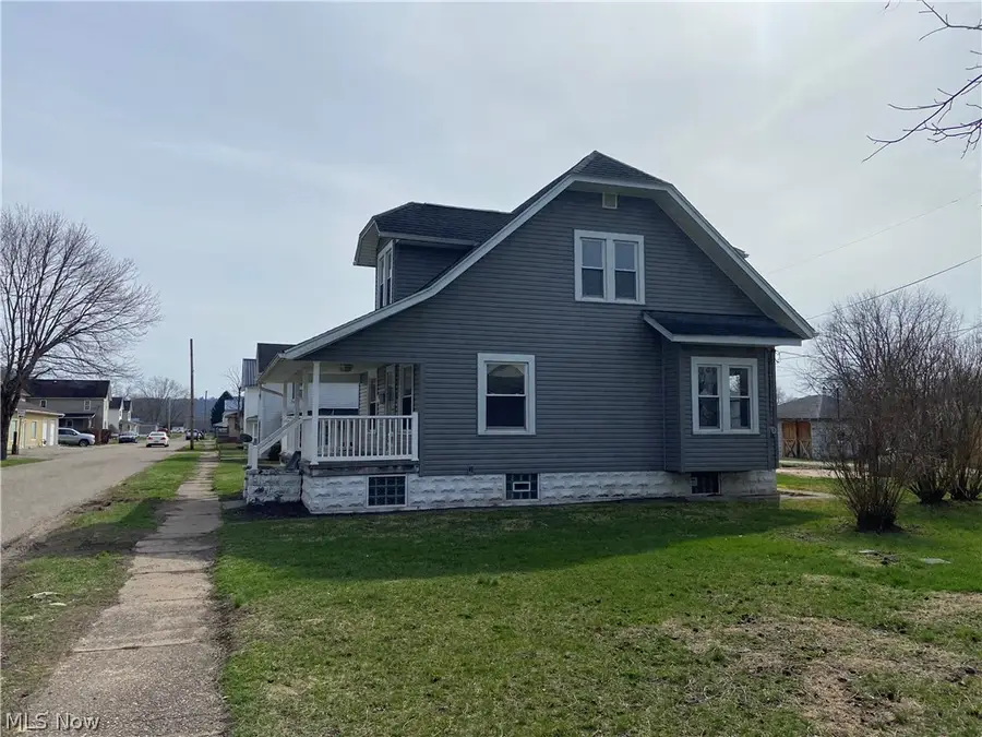 428 Chestnut Street, Newcomerstown, OH 43832 - #3