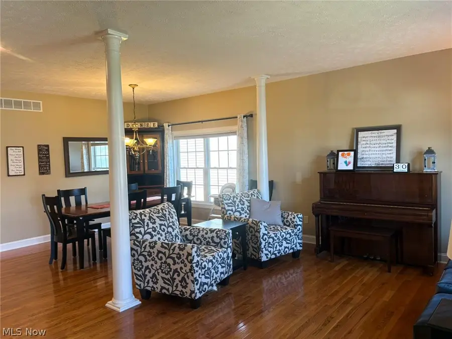 730 57th Street, Vienna, WV 26105 - #3