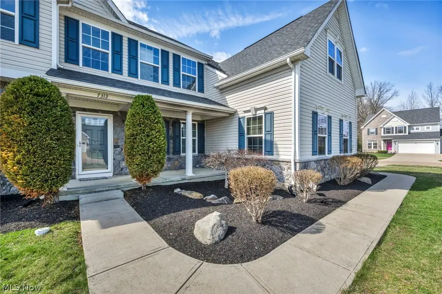 7312 Warblers Lane, North Ridgeville, OH 44039 - #3