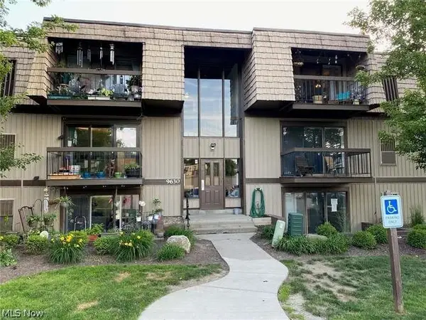 9630 Cove Drive #16A, North Royalton, OH 44133