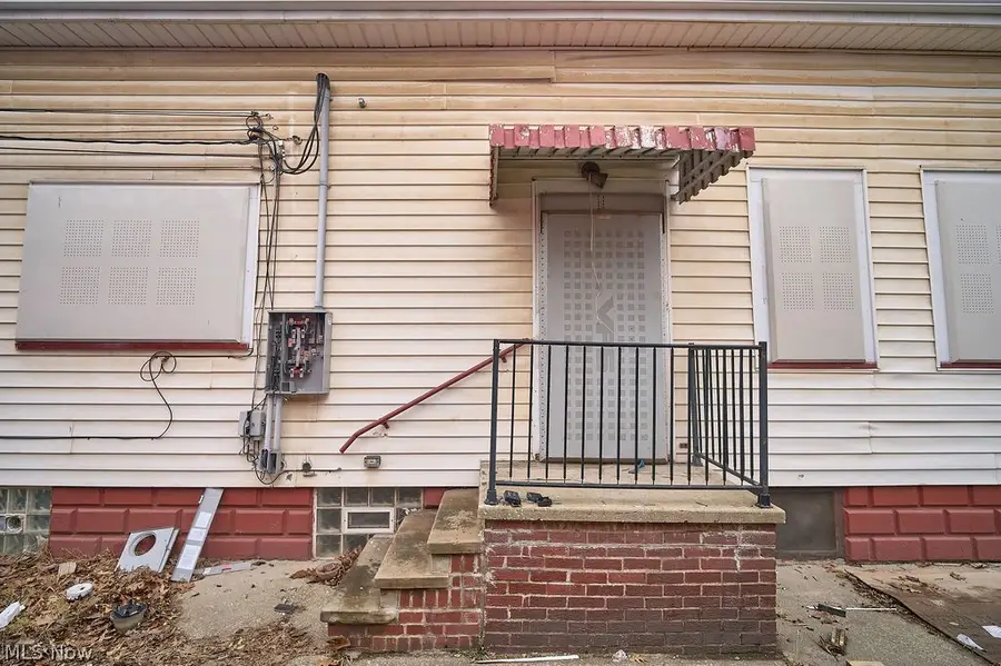 6511 Fullerton Avenue, Cleveland, OH 44105 - #2