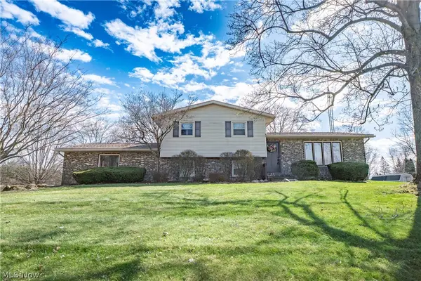 3878 Sprucehaven Nw Street, Uniontown, OH 44685