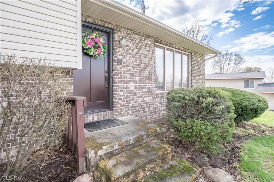 3878 Sprucehaven Nw Street, Uniontown, OH 44685 - #3