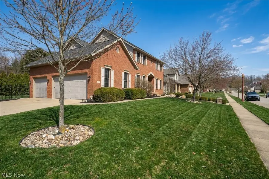 806 Forrest Ridge Drive, Dover, OH 44622 - #3