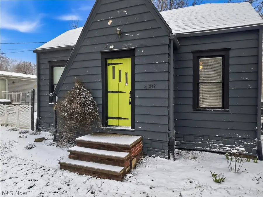 23042 South Street, Homeworth, OH 44287 - #2