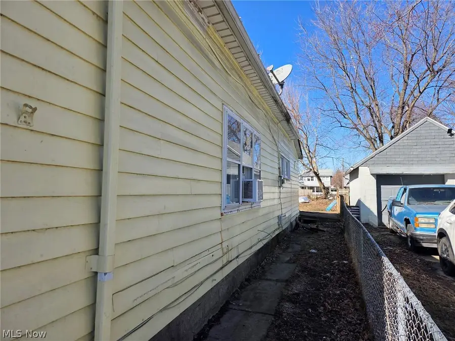 1335 Peck Street, Toledo, OH 43608 - #3