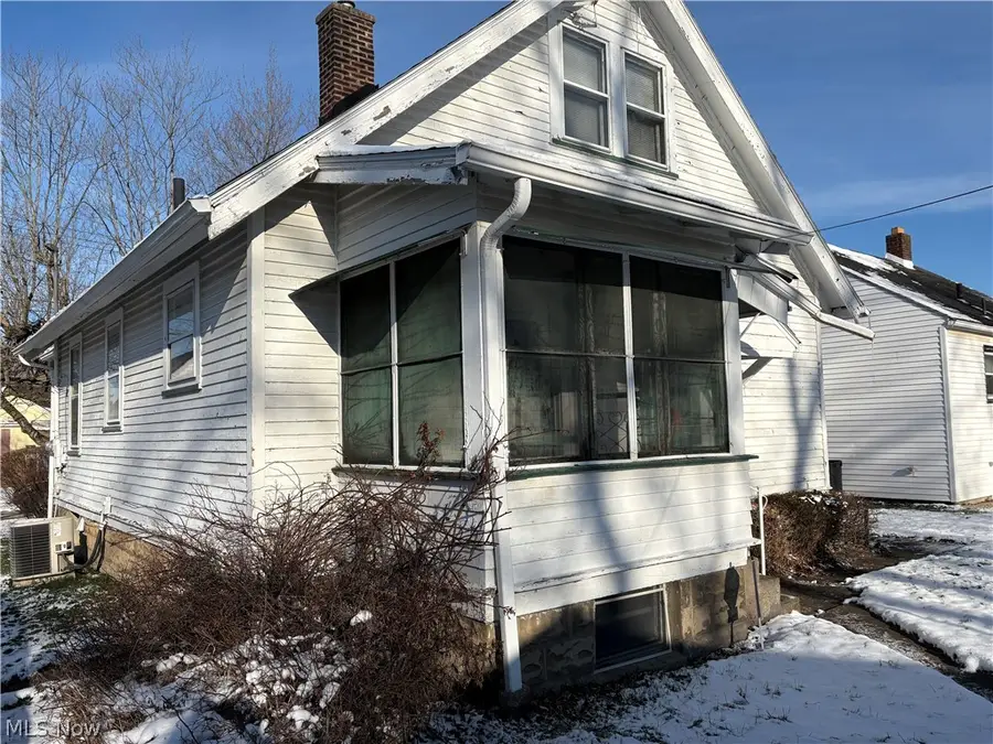 307 Peffer Avenue, Niles, OH 44446 - #2