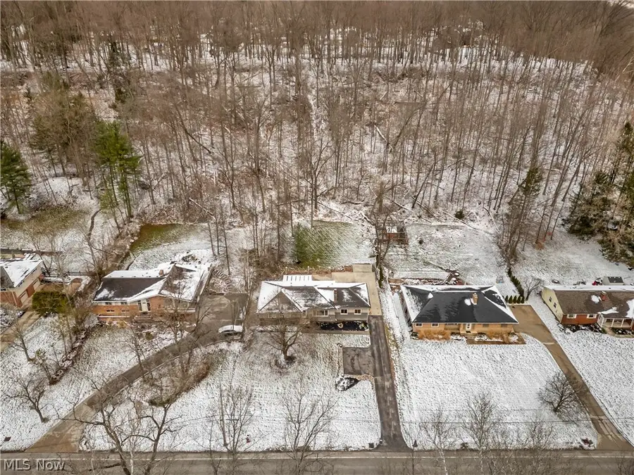 10905 Greenhaven Parkway, Brecksville, OH 44141 - #3