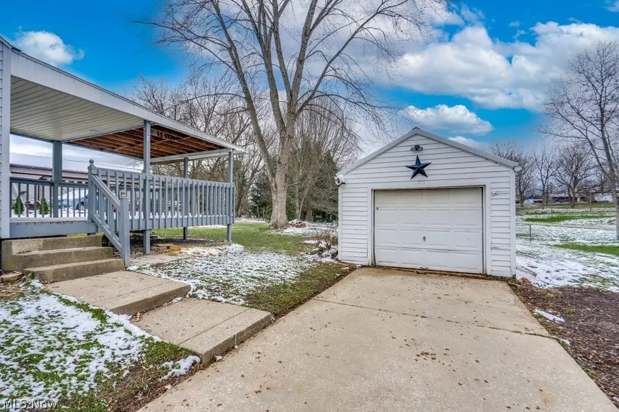 3949 Beck Avenue, Louisville, OH 44641 - #3