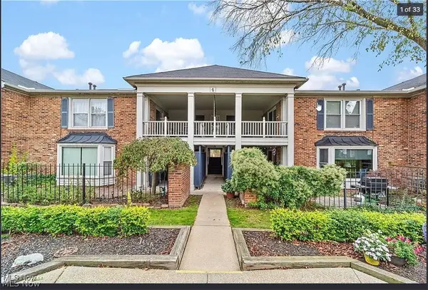 2108 Glouchester Drive, Lyndhurst, OH 44124