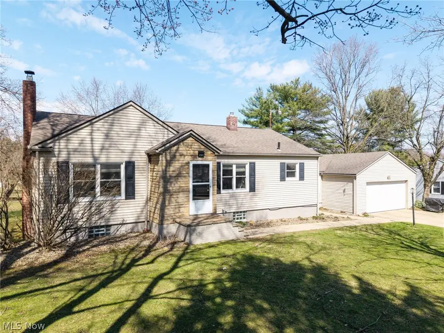 2427 Wadsworth Road, Norton, OH 44203 - #2