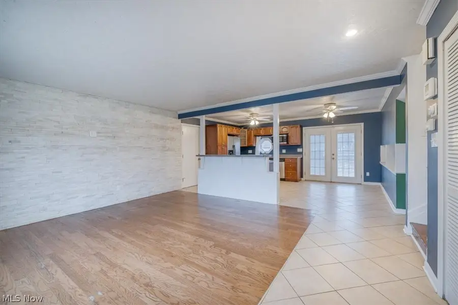 8201 Royalview Drive, Parma, OH 44129 - #3