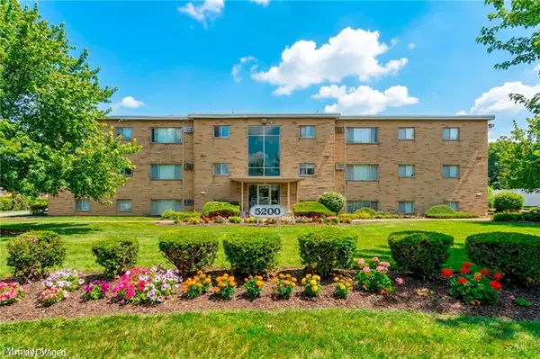 5200 Royalton Road #9B, North Royalton, OH 44133