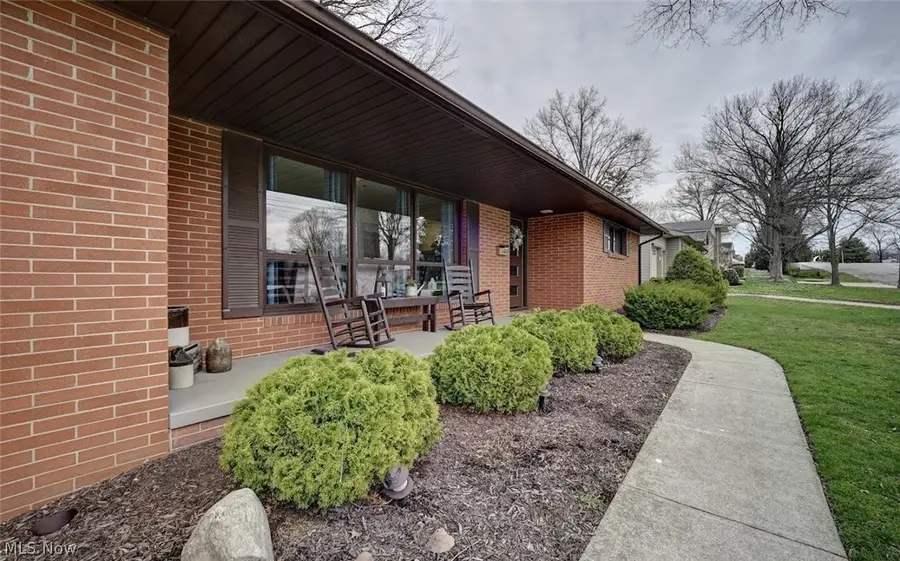 401 E 18th Street, Dover, OH 44622 - #3