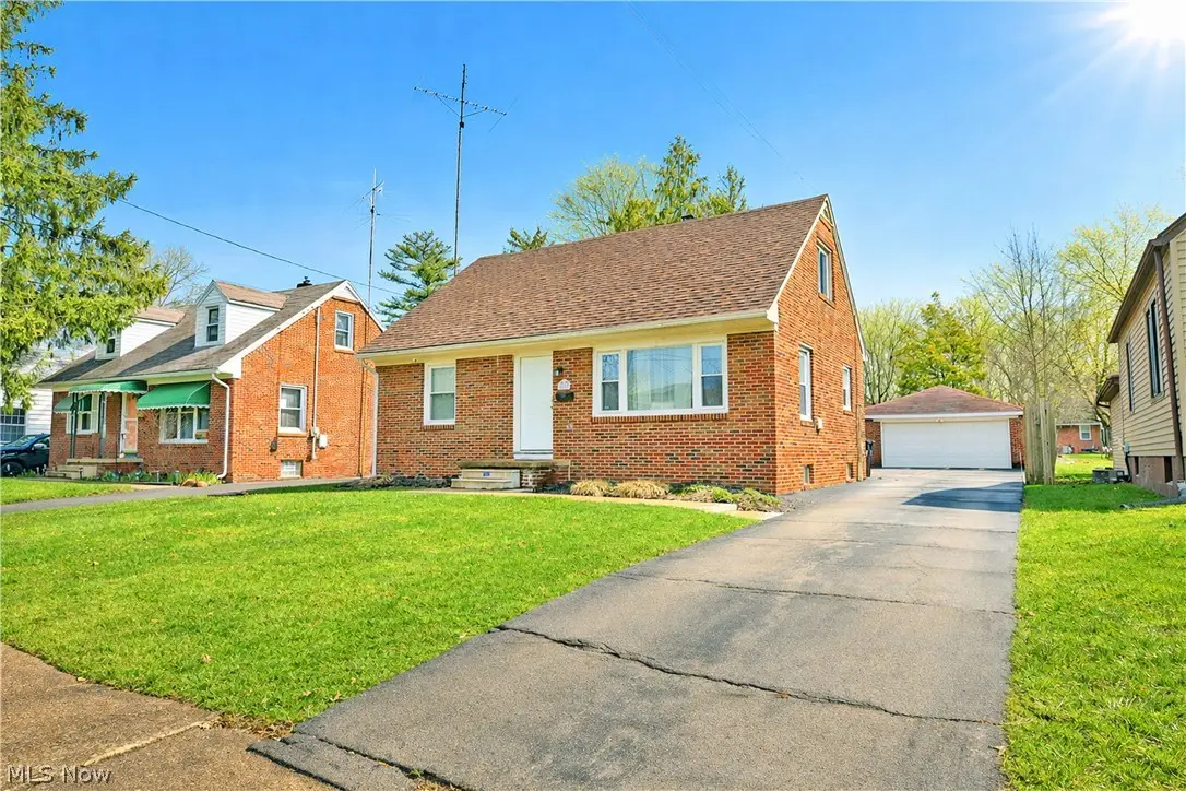 1153 Meadowbrook Se Avenue, Warren, OH 44484 - #1