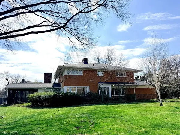 3224 Halsey Ne Drive, Warren, OH 44483