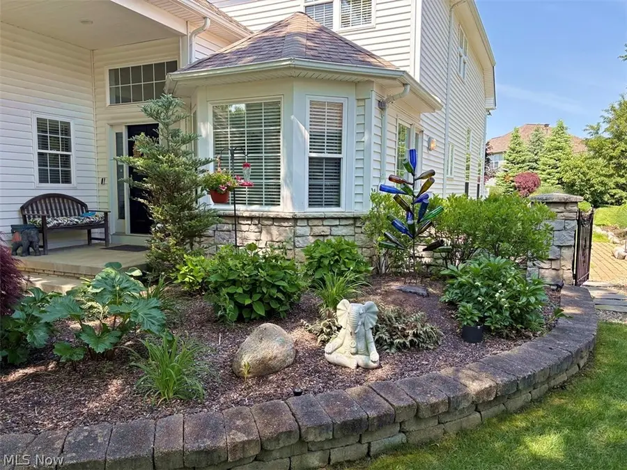 441 W Glengary Circle, Highland Heights, OH 44143 - #2