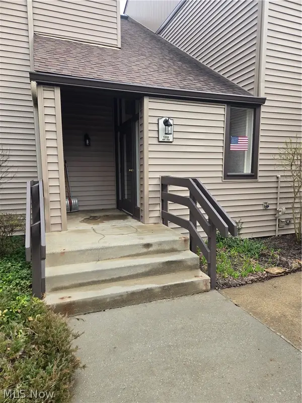 1115 Canyon View Road #402, Sagamore Hills, OH 44067
