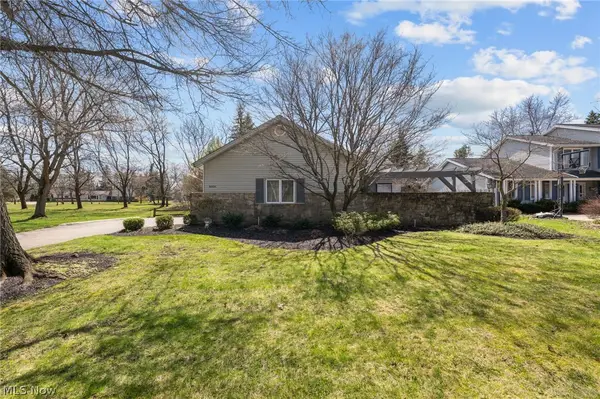 6656 Woodhawk Drive, Mayfield Heights, OH 44124