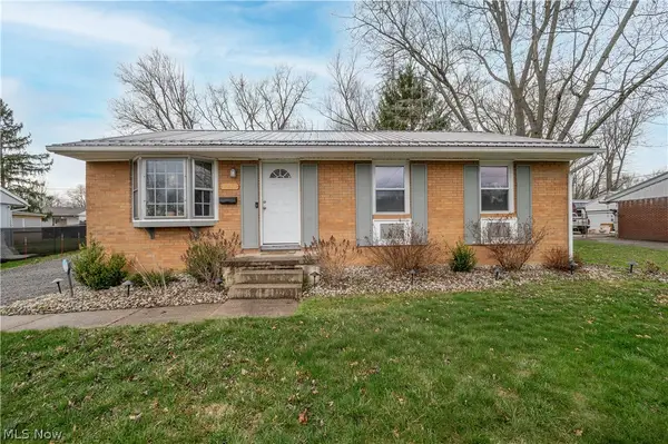 3295 Clearwater Nw Street, Warren, OH 44485