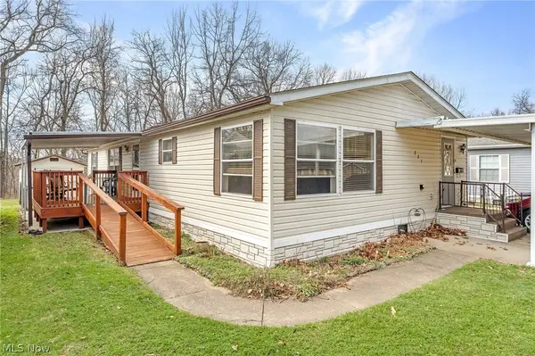 227 C Sw Street, Navarre, OH 44662