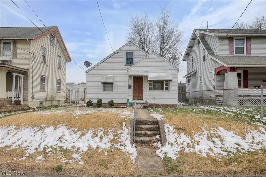 1014 Roslyn Sw Avenue, Canton, OH 44710 - #2