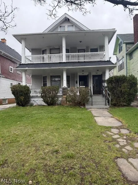 1881 Mannering Road, Cleveland Heights, OH 44112