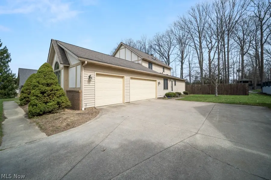 10067 Jamestown Drive, North Royalton, OH 44133 - #3