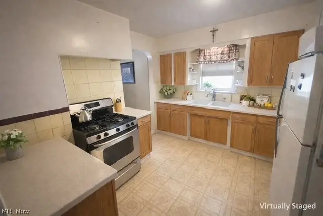 6814 Dartworth Drive, Parma, OH 44129 - #2