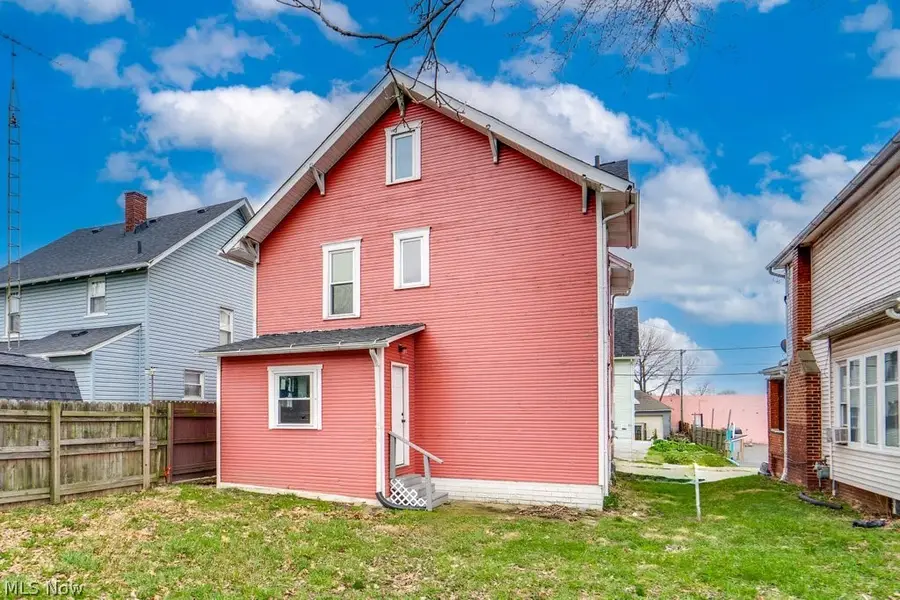 821 19th Nw Street, Canton, OH 44709 - #2