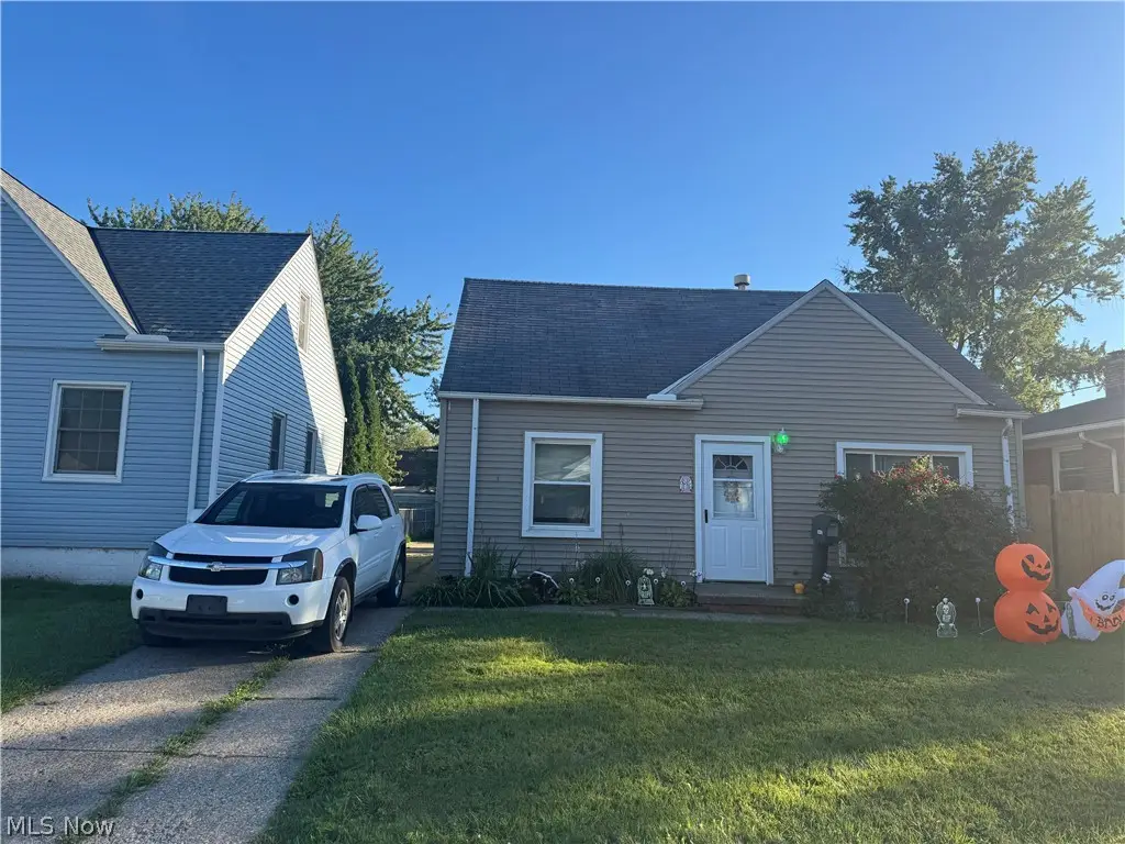 12301 Carrington Avenue, Cleveland, OH 44135 - #1