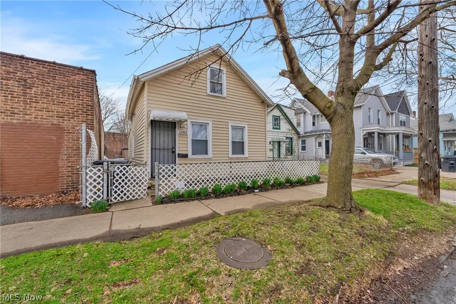 1984 W 52 Street, Cleveland, OH 44102 - #3