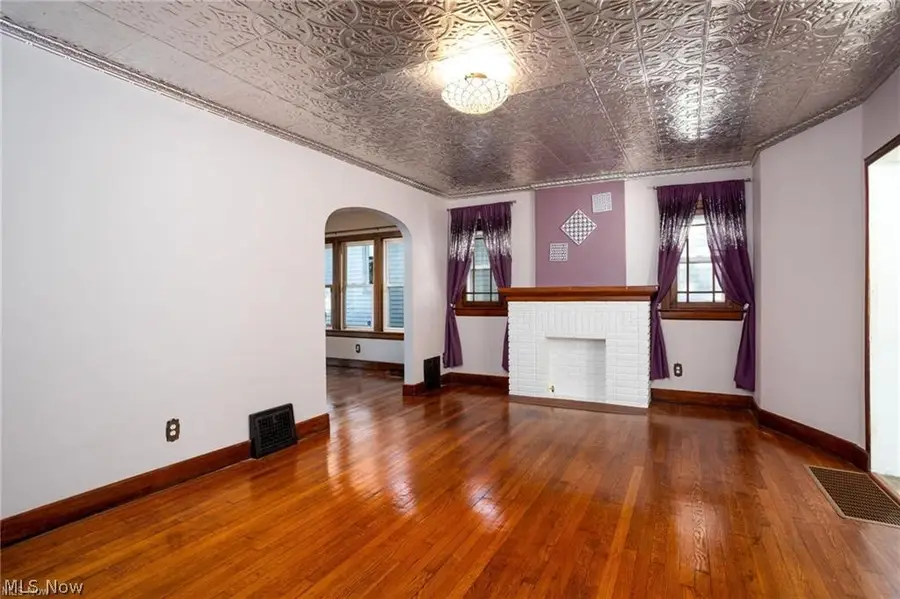 41 E Rosewood Avenue, Akron, OH 44301 - #3