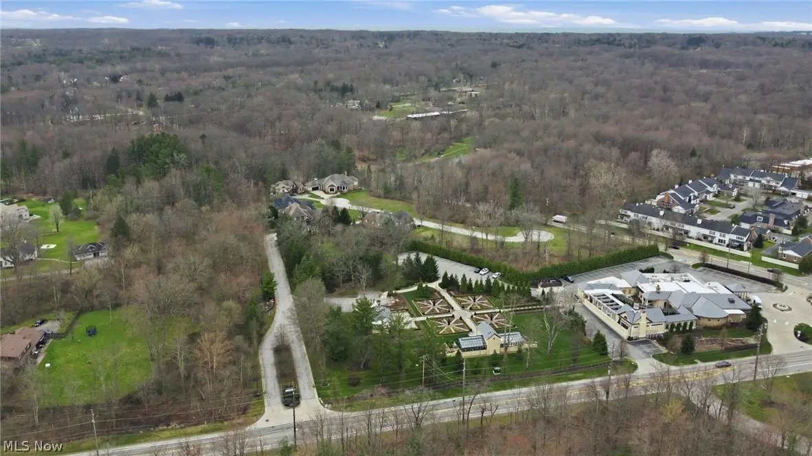 Lancaster Court, Chagrin Falls, OH 44022 - #1