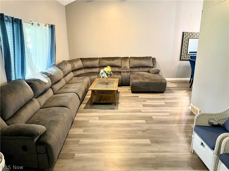 6186 Wild Oak Drive, North Olmsted, OH 44070 - #2